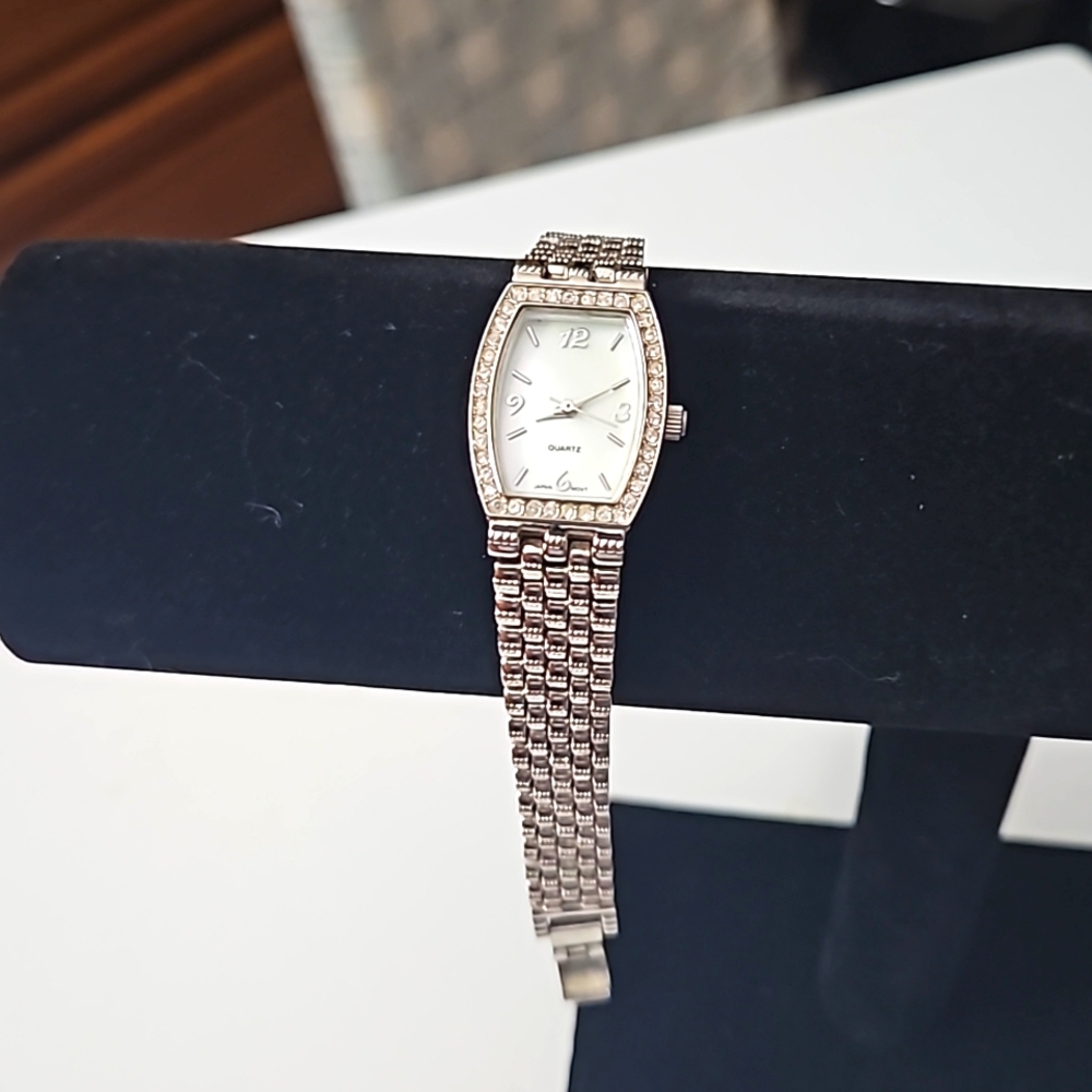 Avon Watch